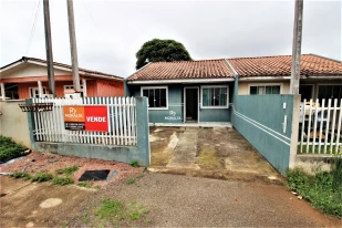 Casa Com Dois Quartos No Centro de Tijucas