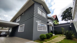 Sobrado com fácil acesso à Avenida Marechal Floriano Peixoto