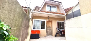 Casa com ático a venda no bairro Jardim Cruzeiro!!