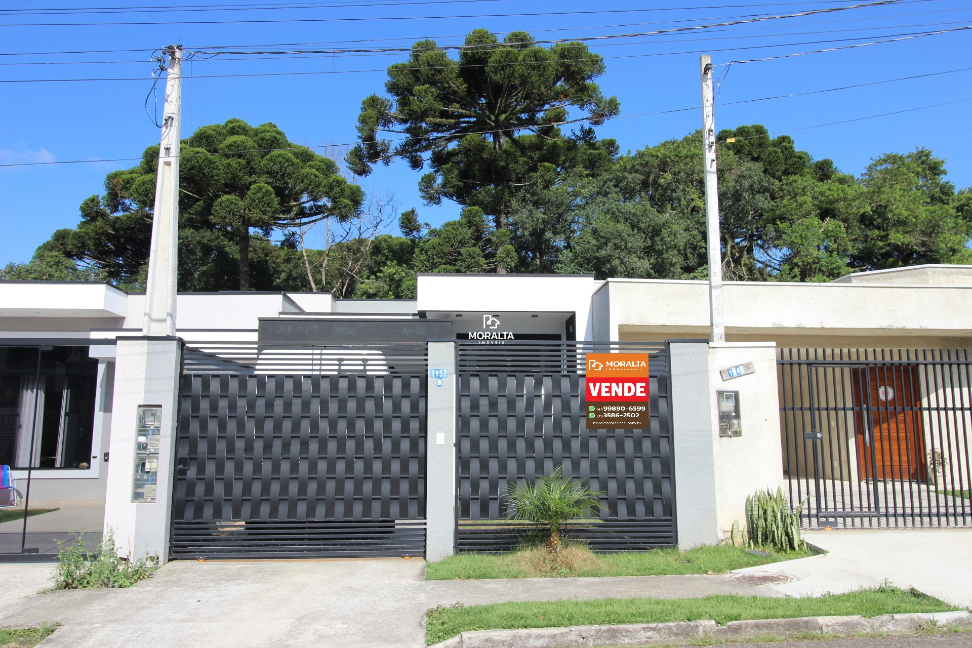 CASA 02 QUARTOS COM ÁREA GOURMET BAIRRO TOSCANA.