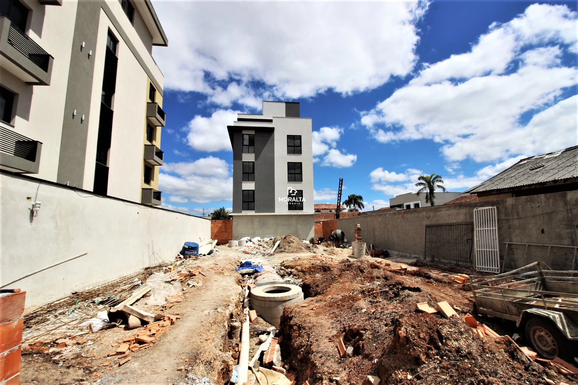 Cobertura Duplex com 03 Quartos sendo um com Suíte