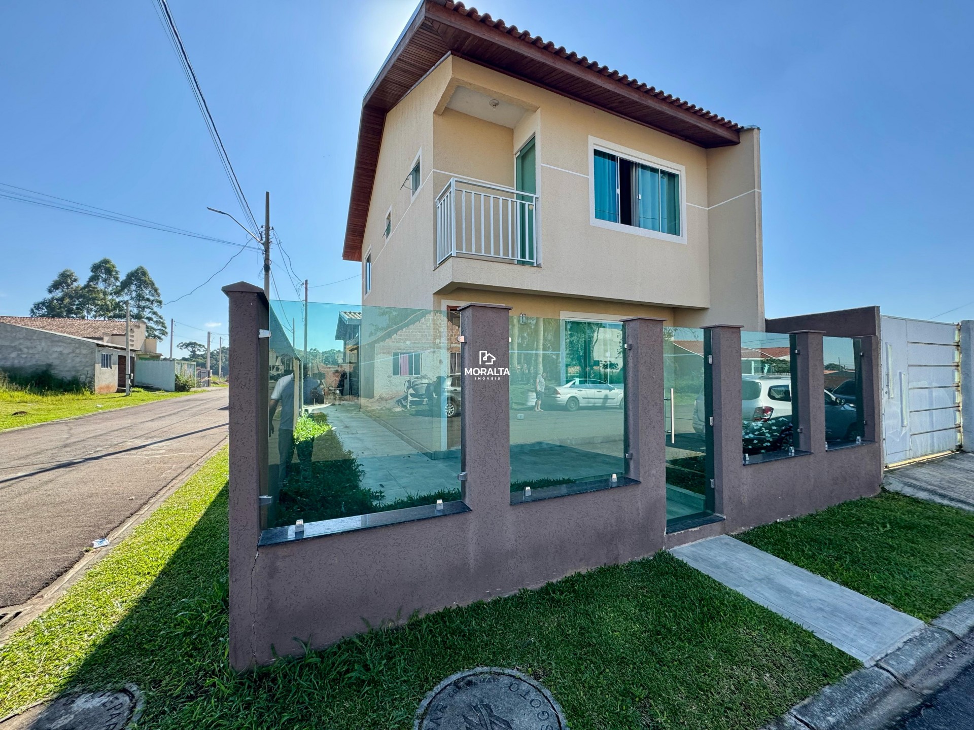 Sobrado Com 3 Quartos sendo Uma Suíte no Bairro Campo Largo da Roseira