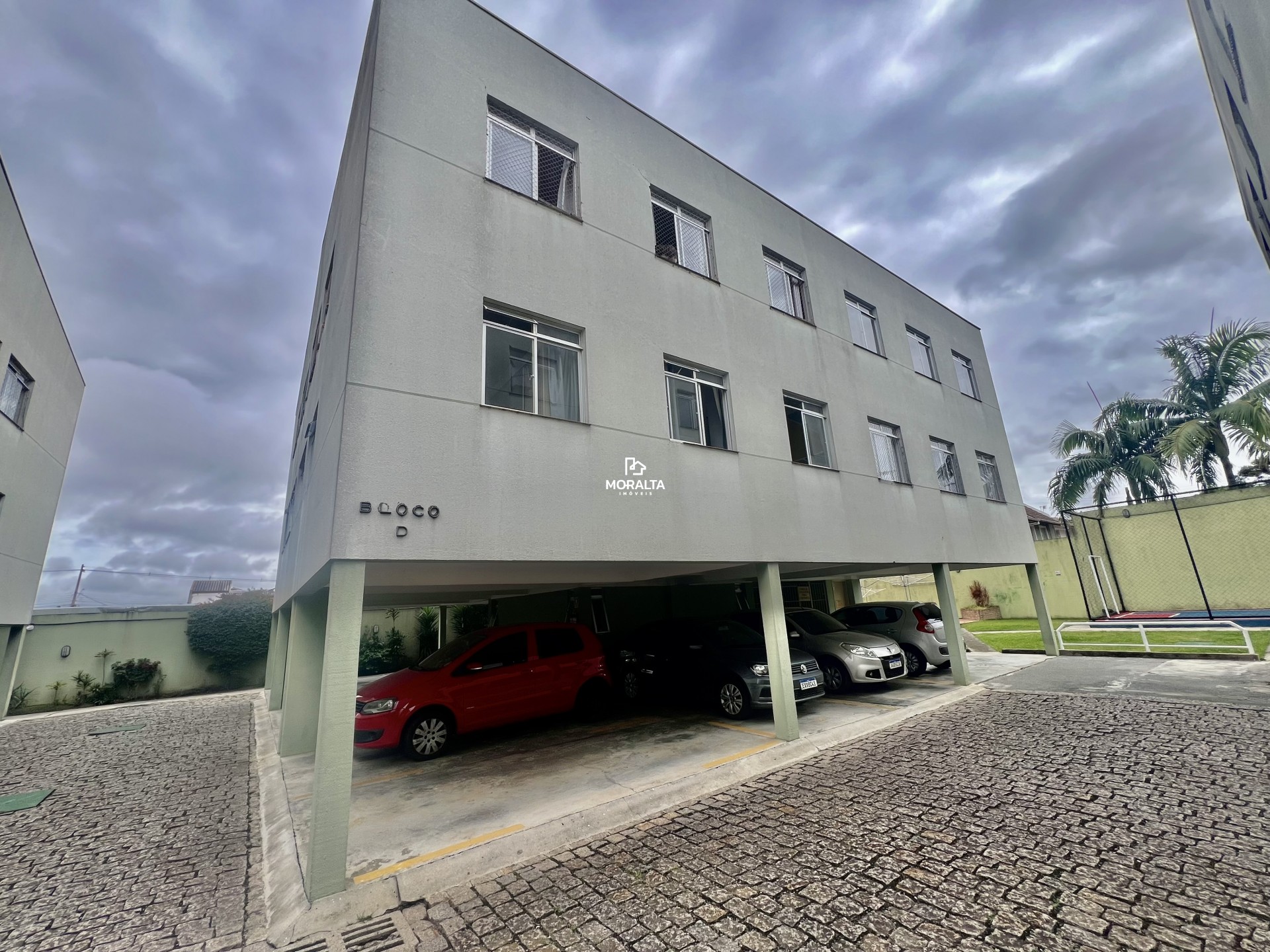Apartamento Reformado Com 03 Quartos no Bairro Alto!