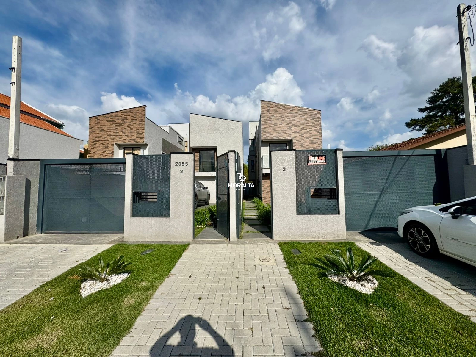 Sobrado com  3 quartos sendo uma suite, à venda, no bairro Boqueirão