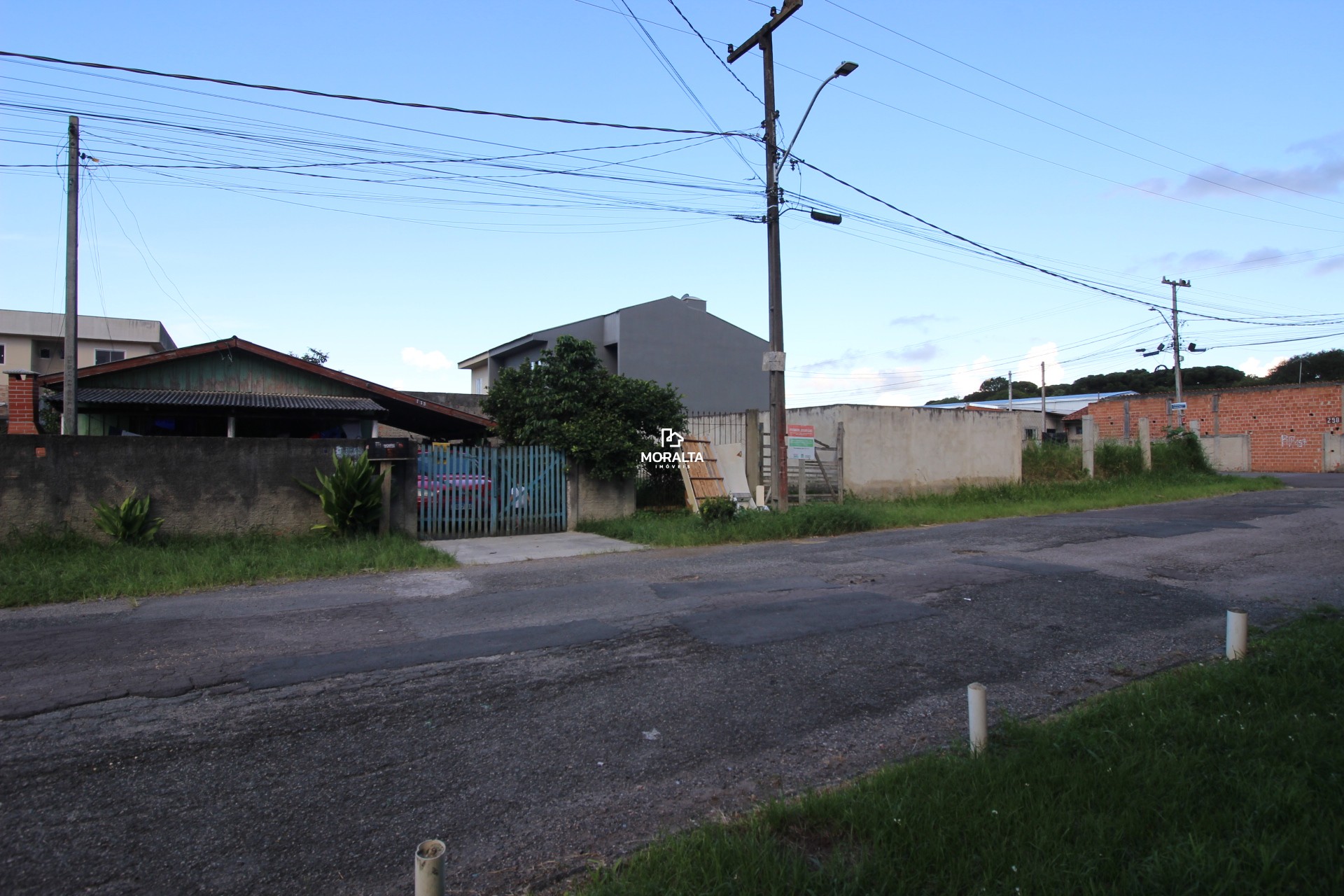 Terreno de esquina no bairro Rio Pequeno!