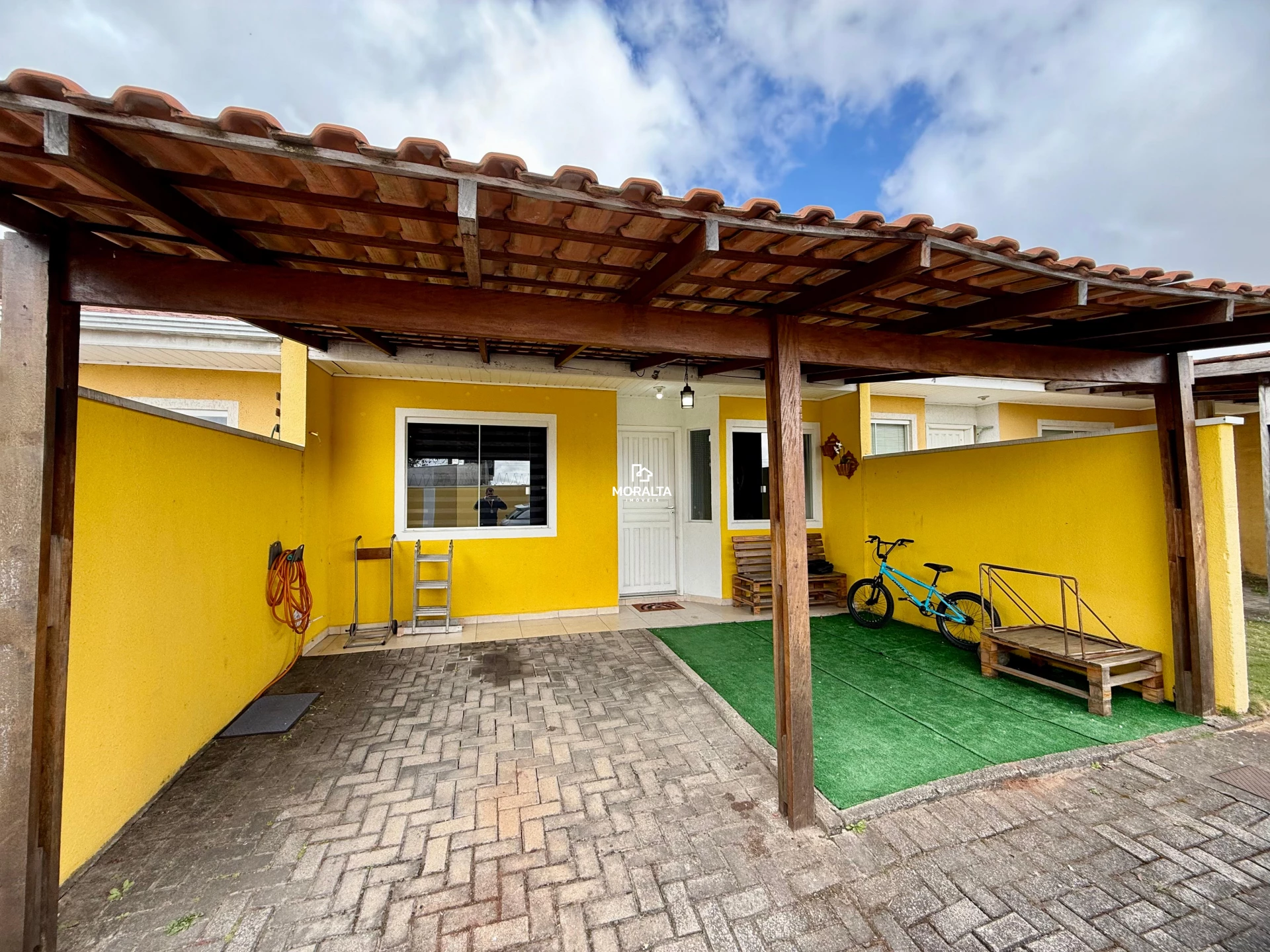 Casa dentro de Condominio com 2 Quartos no Bairro Roseira de São Sebastião