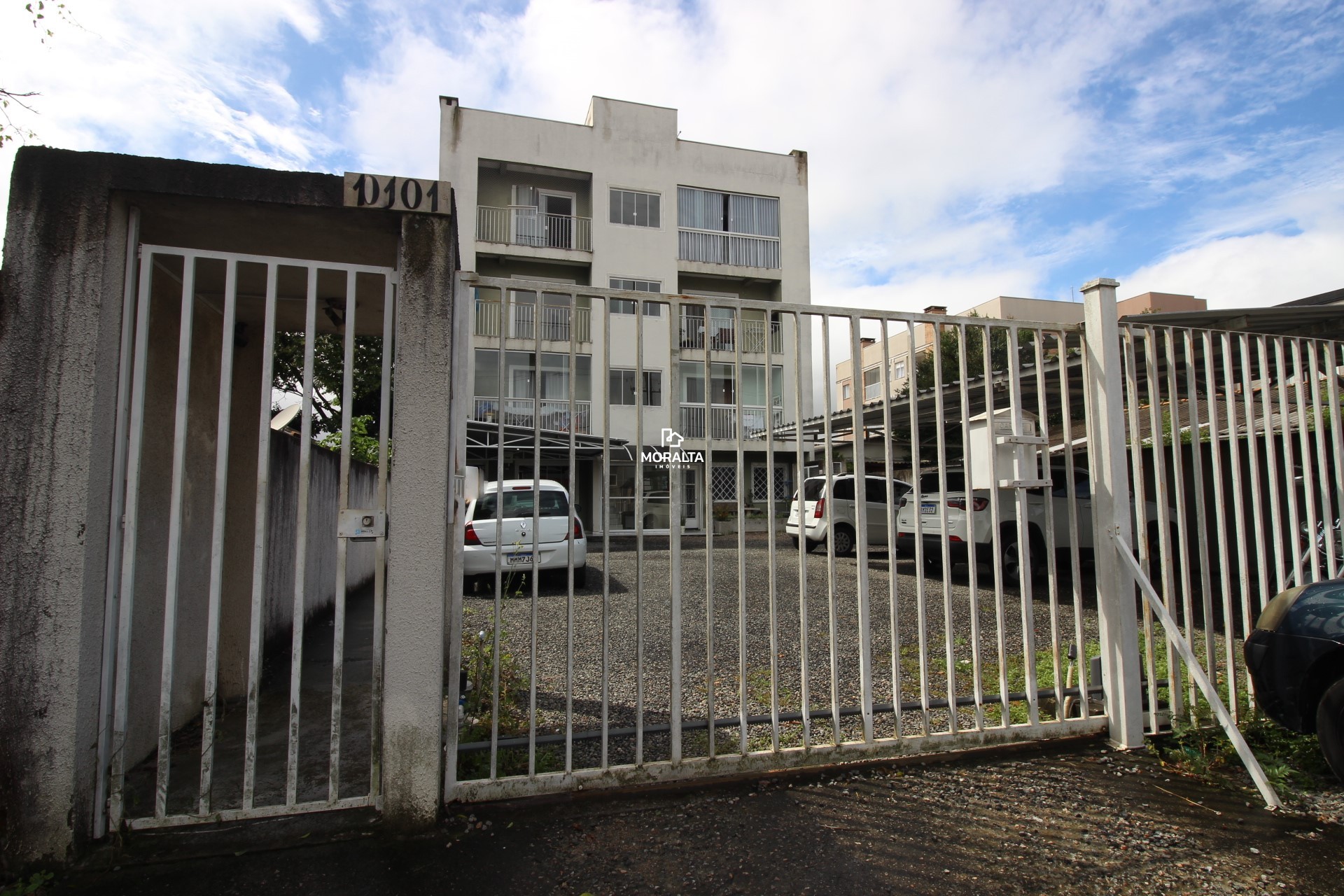Apartamento de 02 Quartos, Sacada e Churrasqueira no Parque da Fonte!