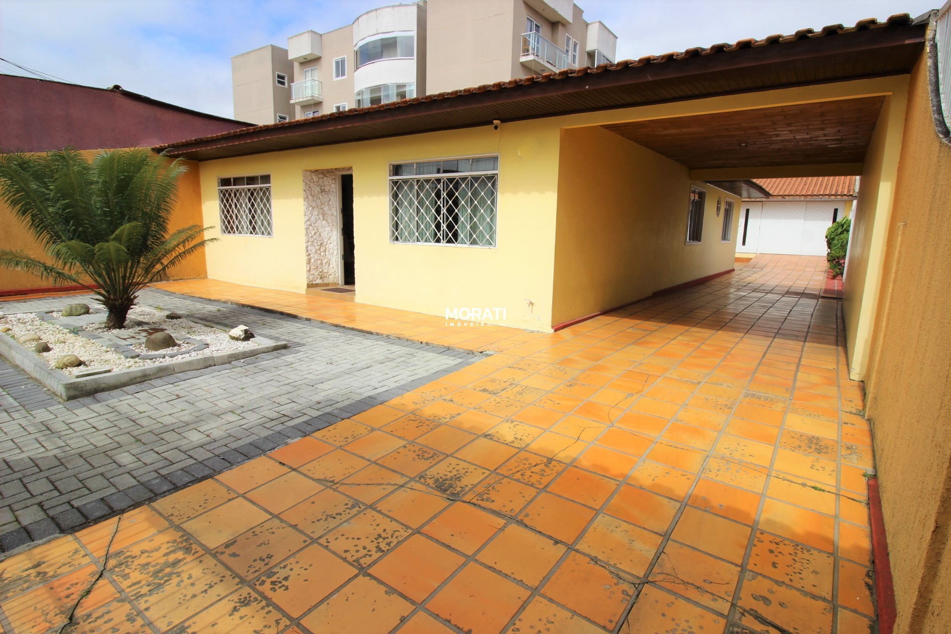 Casa 03 quartos, com edícula, terreno 408m²