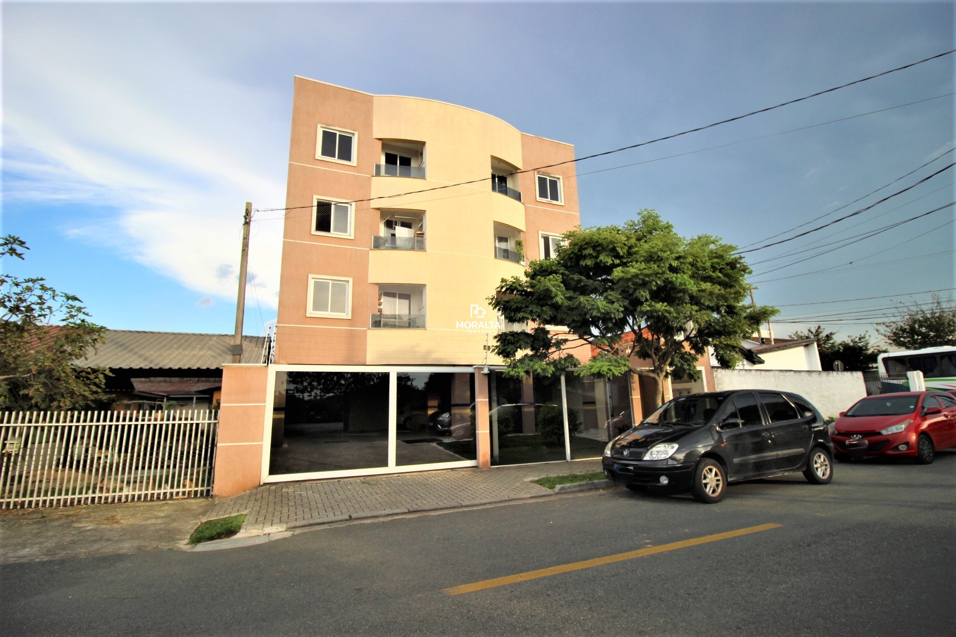 Apartamento 02 Quartos, Churrasqueira e Garagem Coberta no Braga