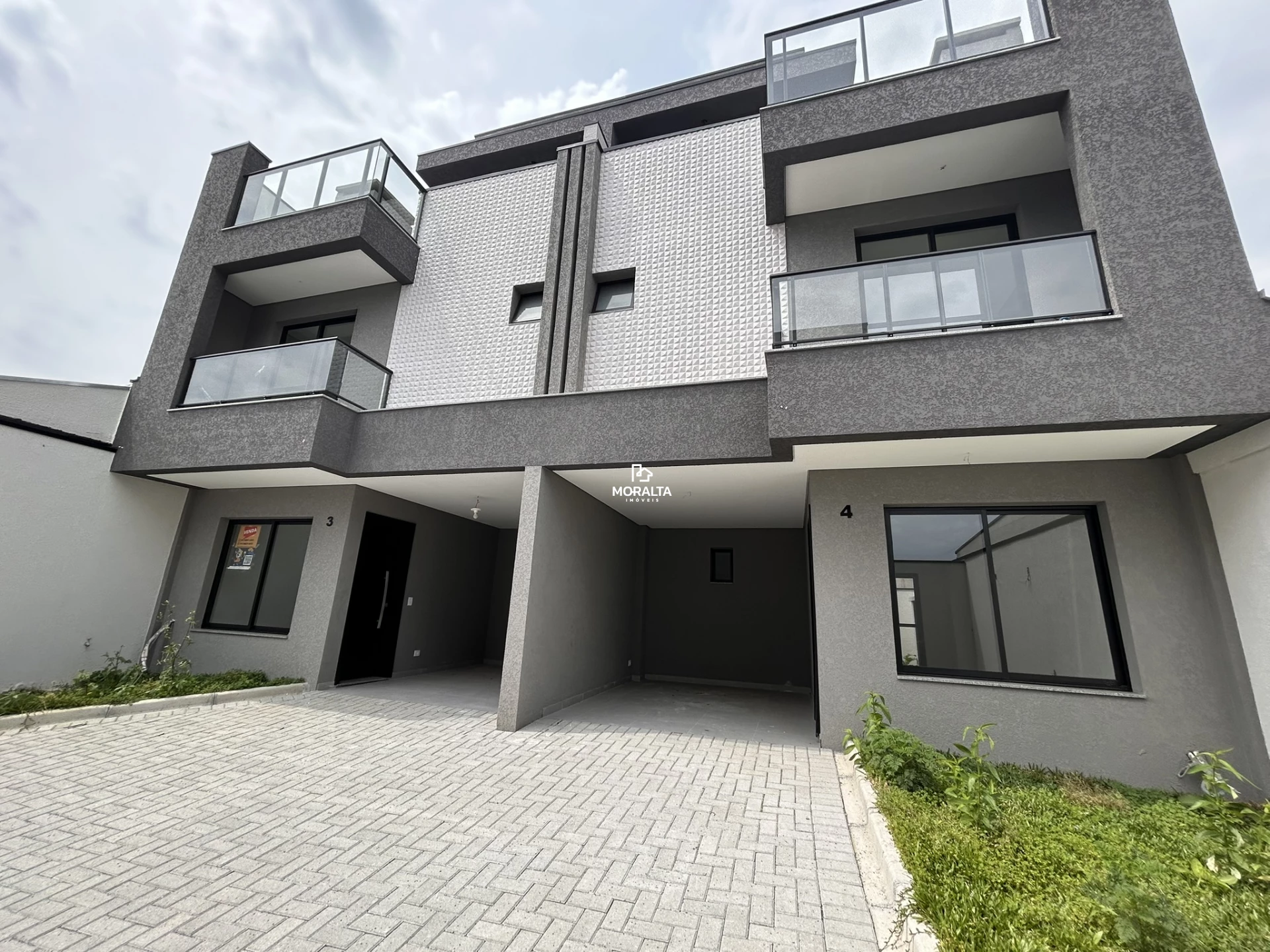 Sobrado  com Terraço  - Uberaba - Curitiba/PR