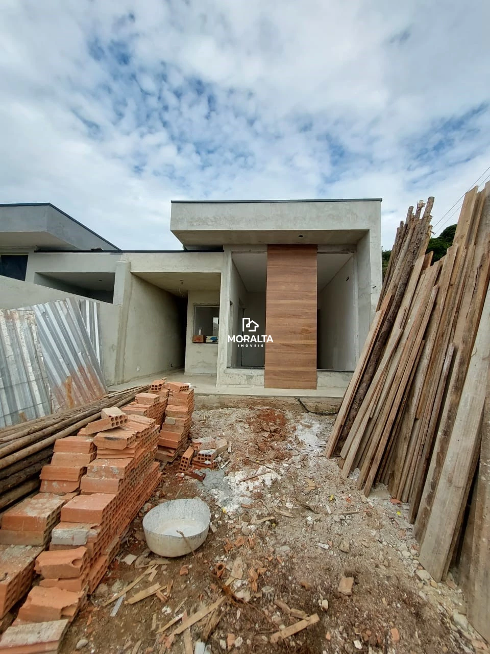 Casa 03 Quartos sendo 01 Suíte no Guatupê