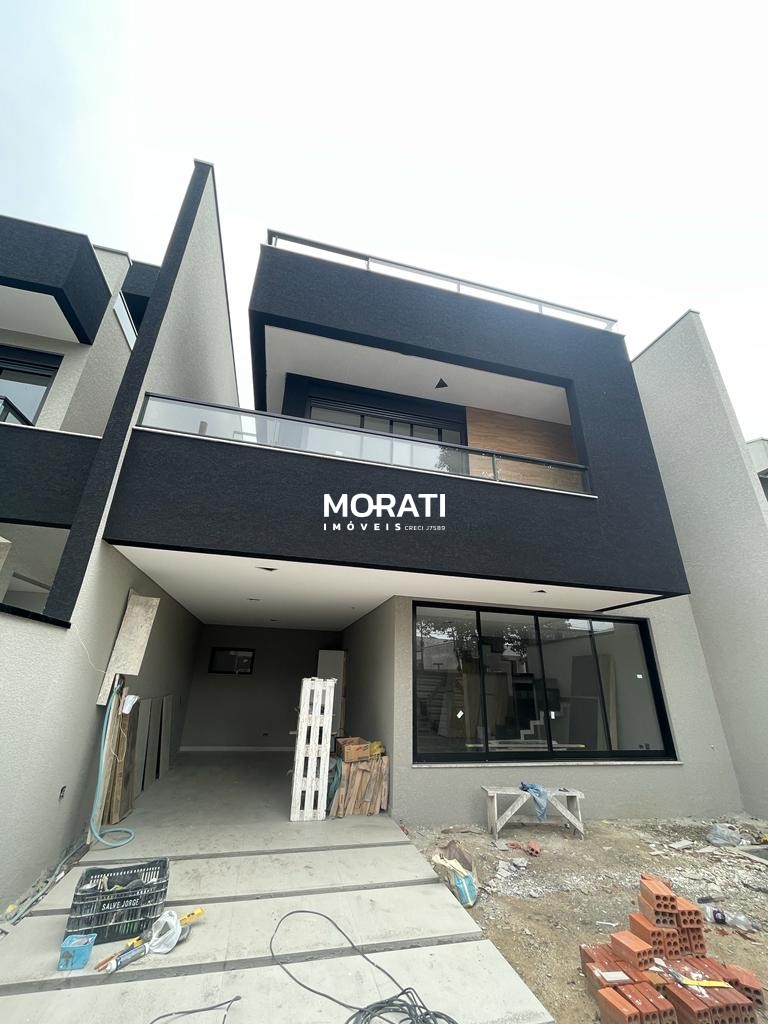 Triplex Lateral no Bairro São Pedro!