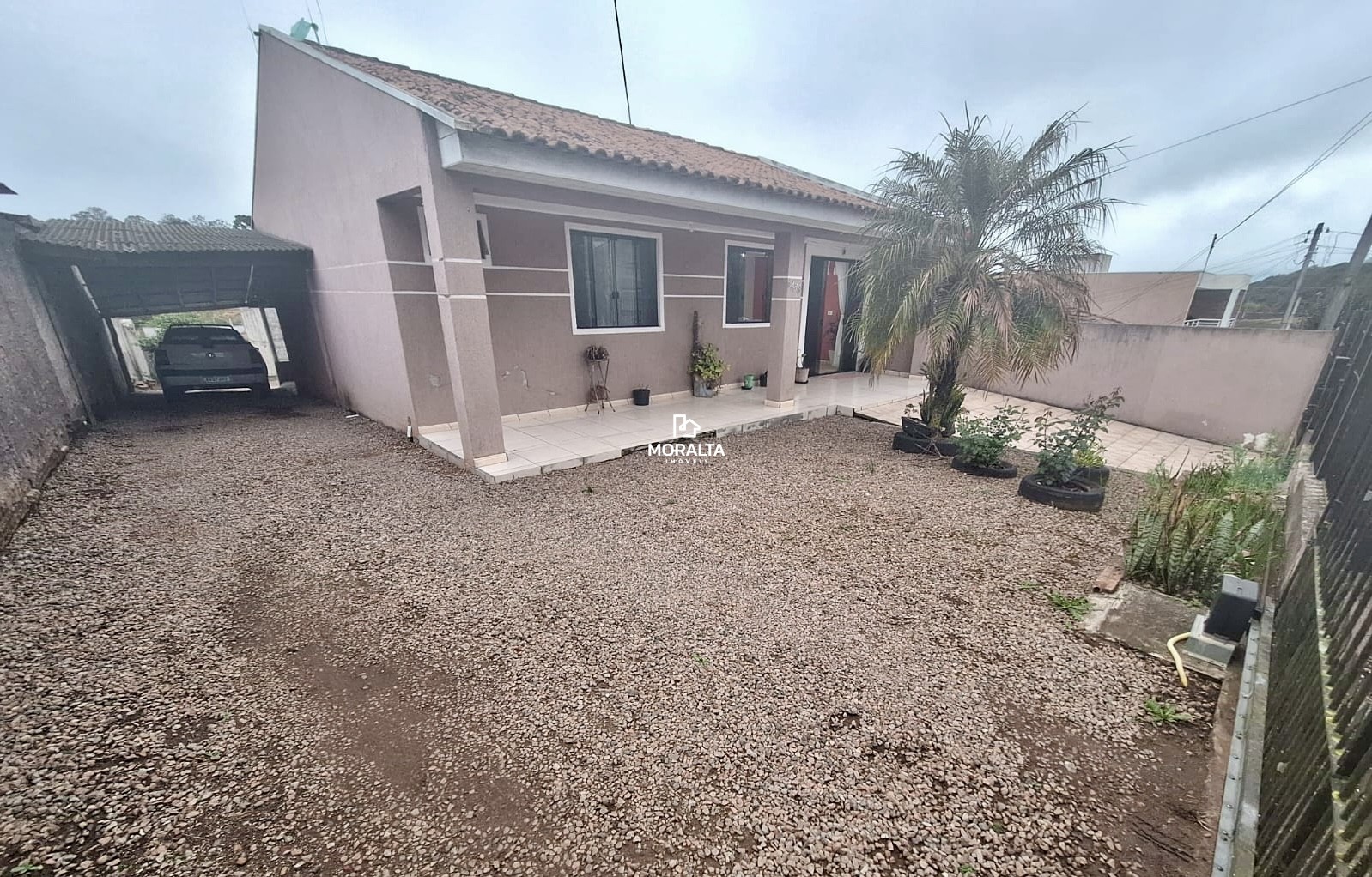 Casa Com 03 Quartos e Espaço de Terreno no São Marcos!