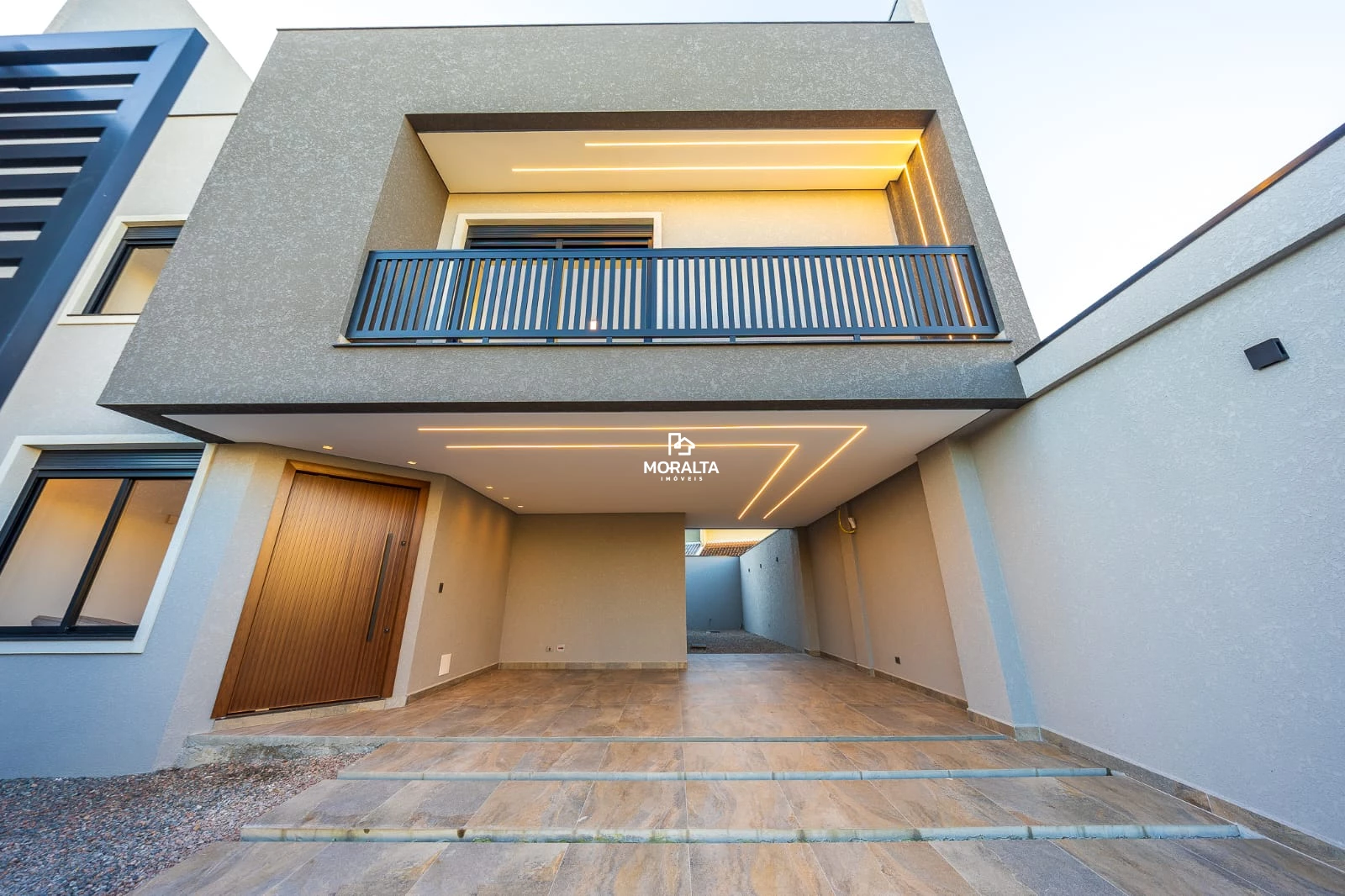 Casa  Alto Padrão com 04 Quartos  em São Jose dos Pinhais