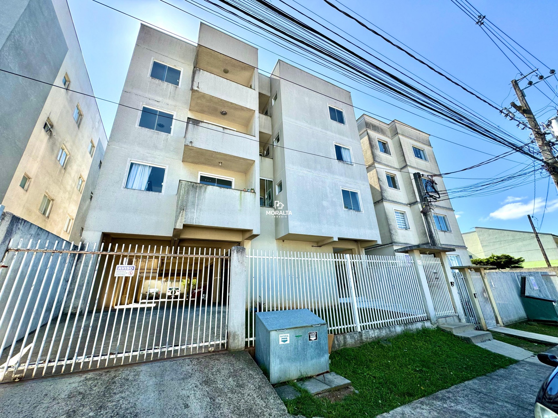 Apartamento no Bairro  Iná São Jose dos Pinhais com 03 quartos sendo Uma Suite e Vaga coberta