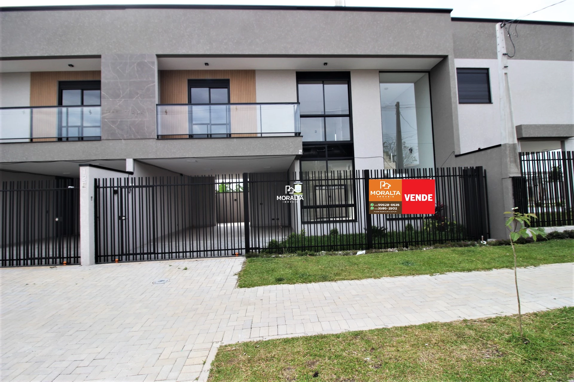 Sobrado Na Cidade Jardim Com 03 Quartos Sendo Um Com Suite