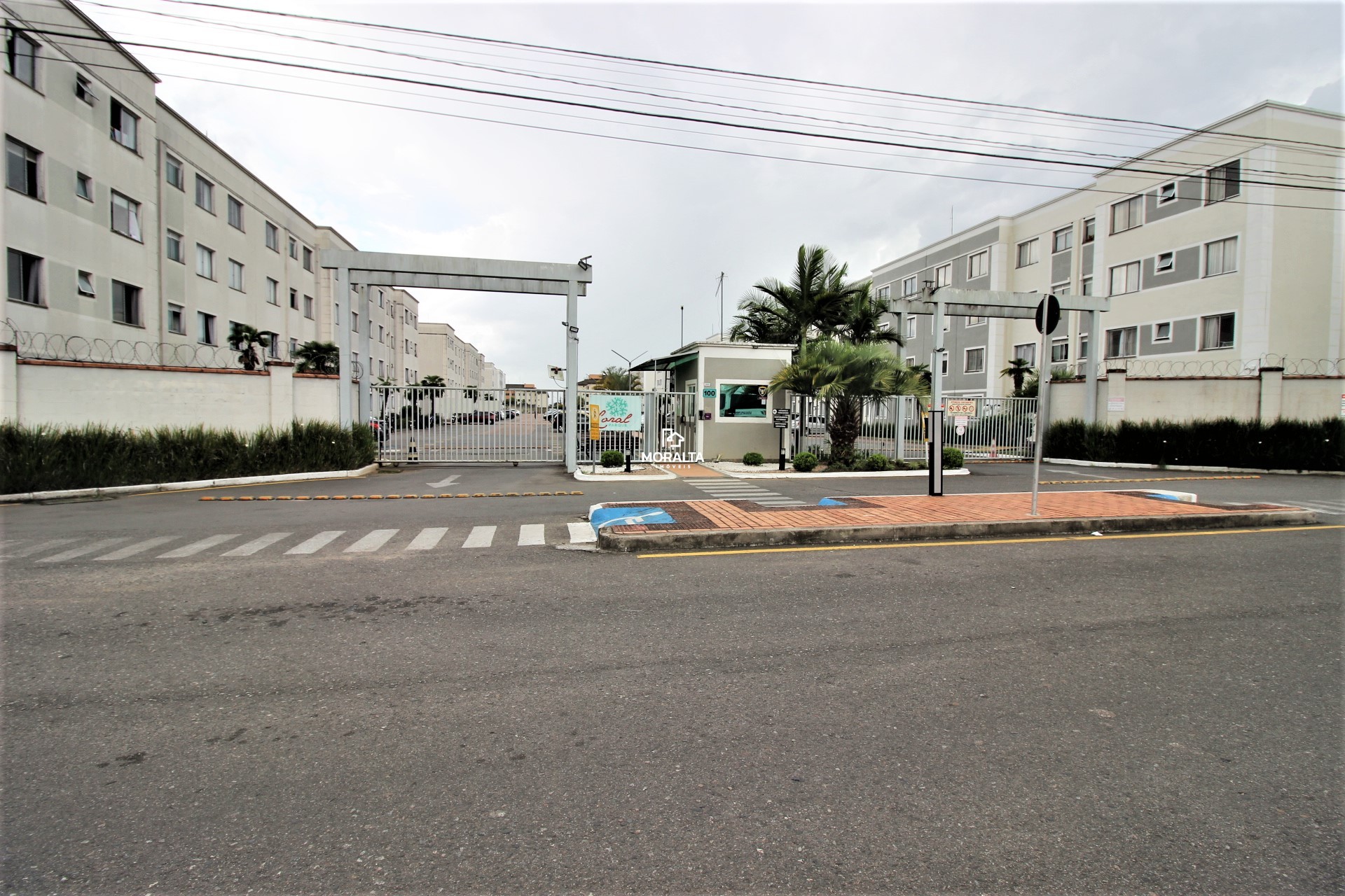 Apartamento Com Dois Quartos Semi Mobiliado No Parque Coral
