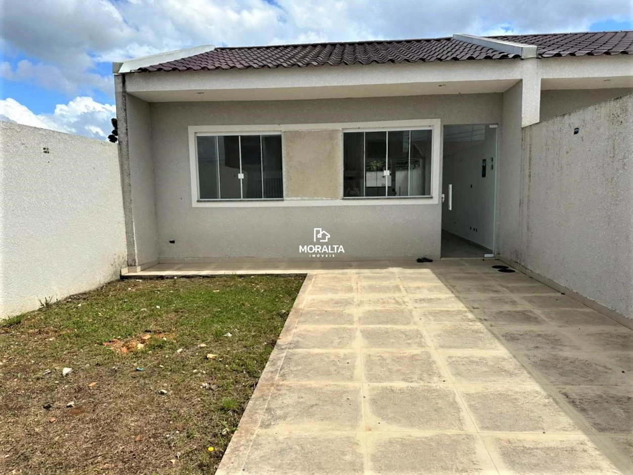 Casa 02 Quartos com Amplo Quintal no Santo Antônio