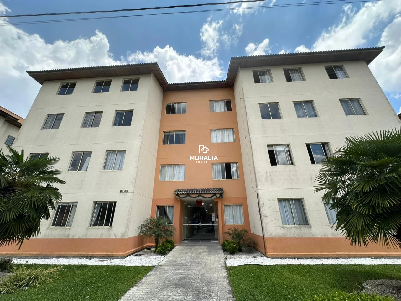 Apartamento 02 Quartos, Semi-mobiliado no Iná