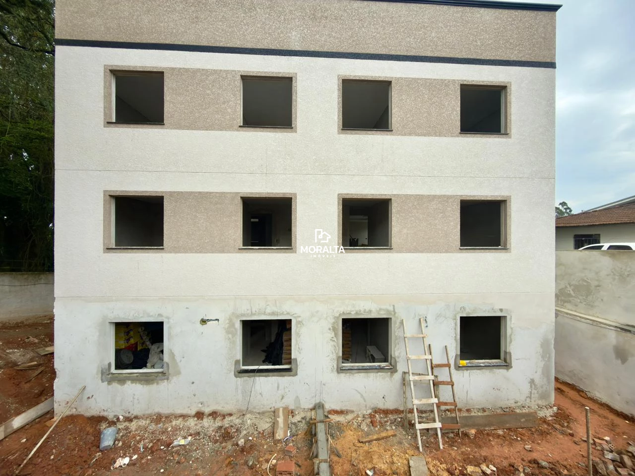 Apartamento com Dois Quartos Sendo Uma Suite no Bairro Santo Antônio