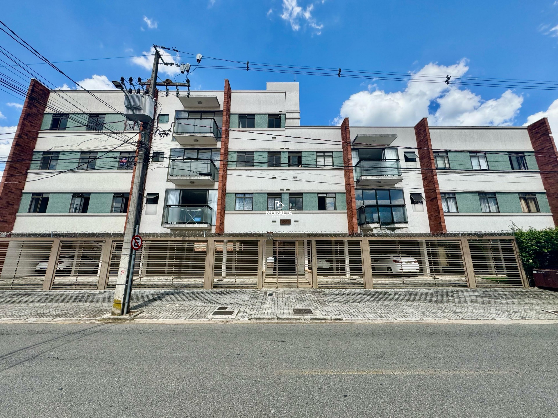 Apartamento Semi Mobilado Á Venda no Bairro Afonso Pena