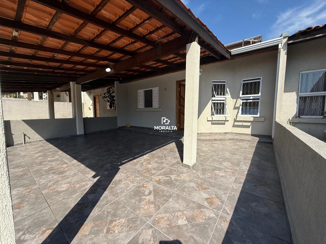 Casa com 03 Quartos em Condominio no Colonia Rio Grande