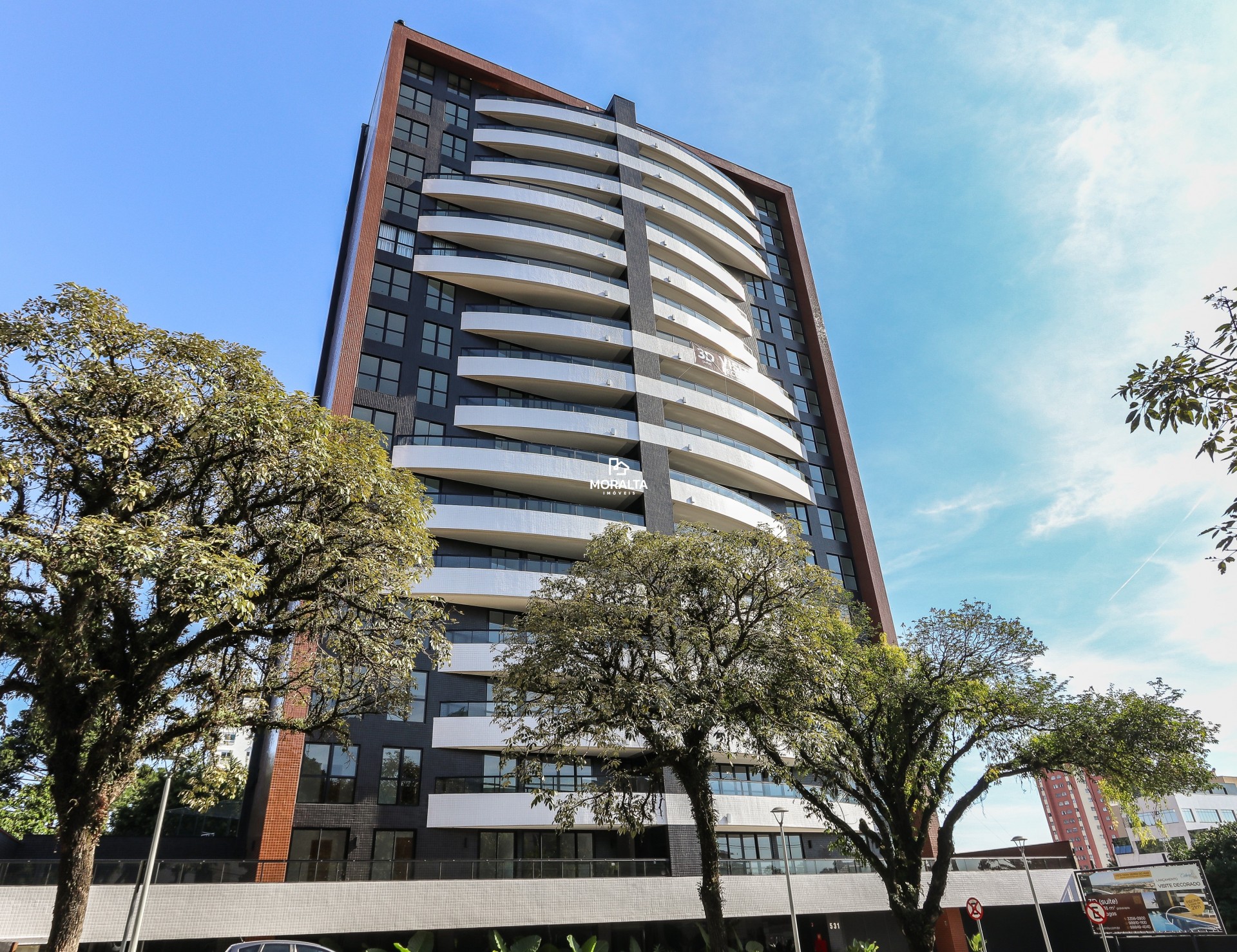 Condomínio Cabral Hills - Apartamento com 03 Quartos e Suíte!