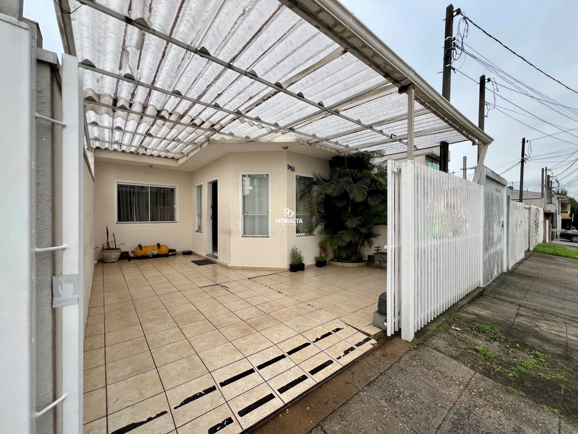 Casa Com 03 Quartos no Afonso Pena!