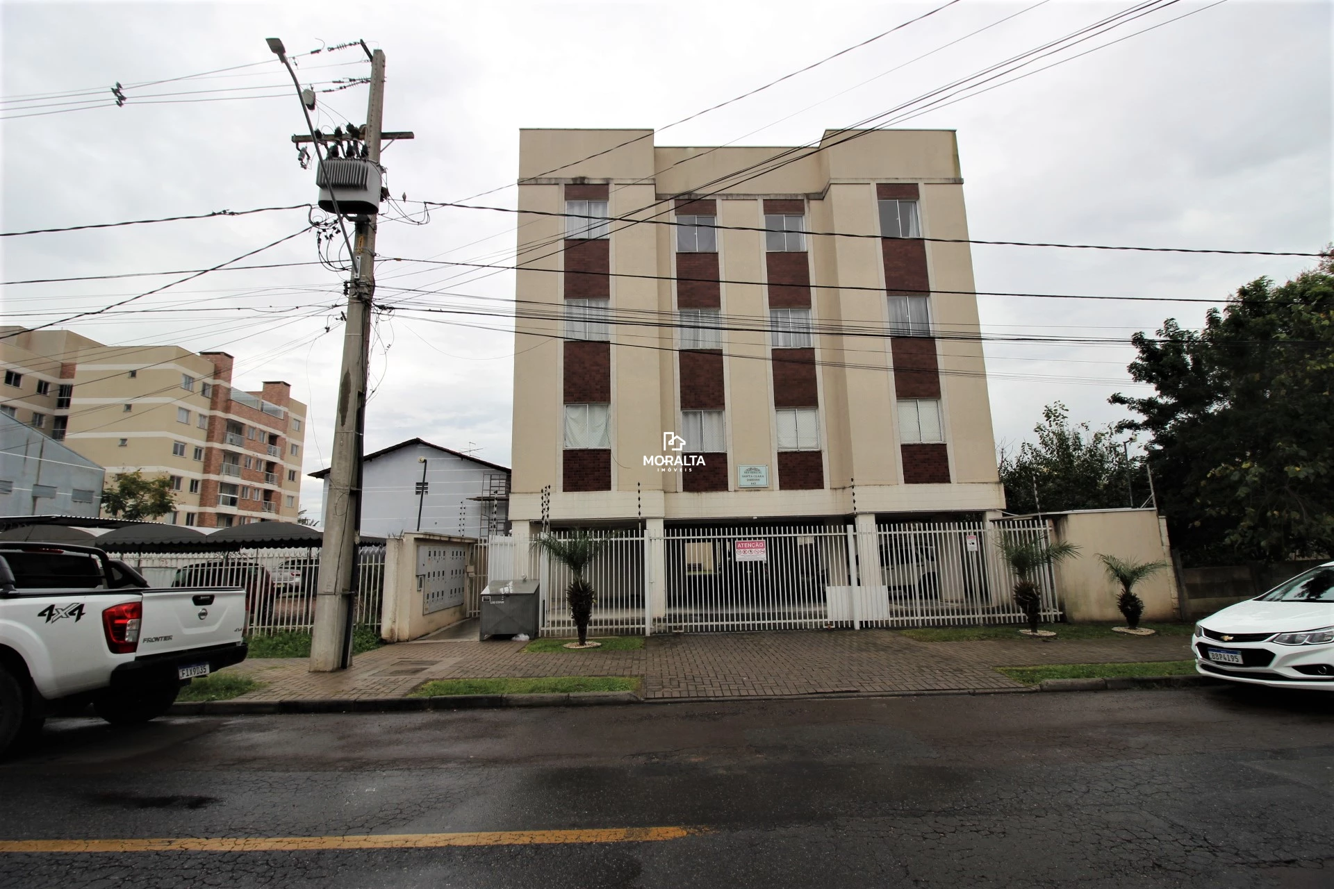 Apartamento de 02 Quartos Com Garagem Semi Coberta